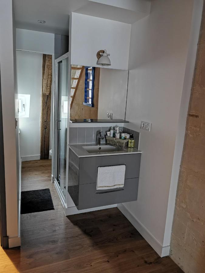 טור Maison De Ville Au Coeur Du Quartier Historique מראה חיצוני תמונה